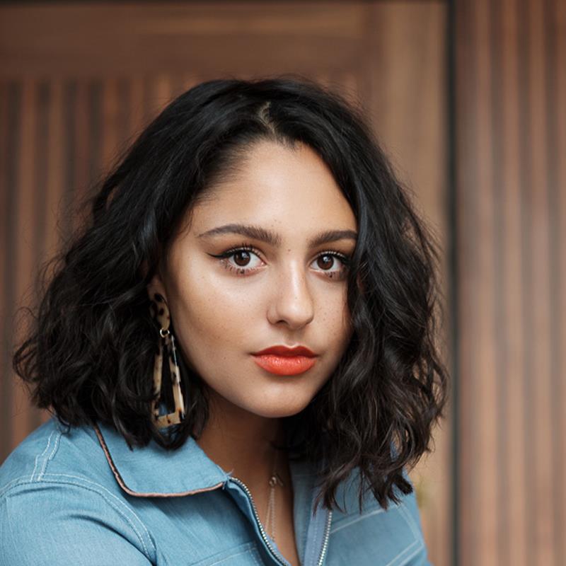 Постер Рианна Баррето