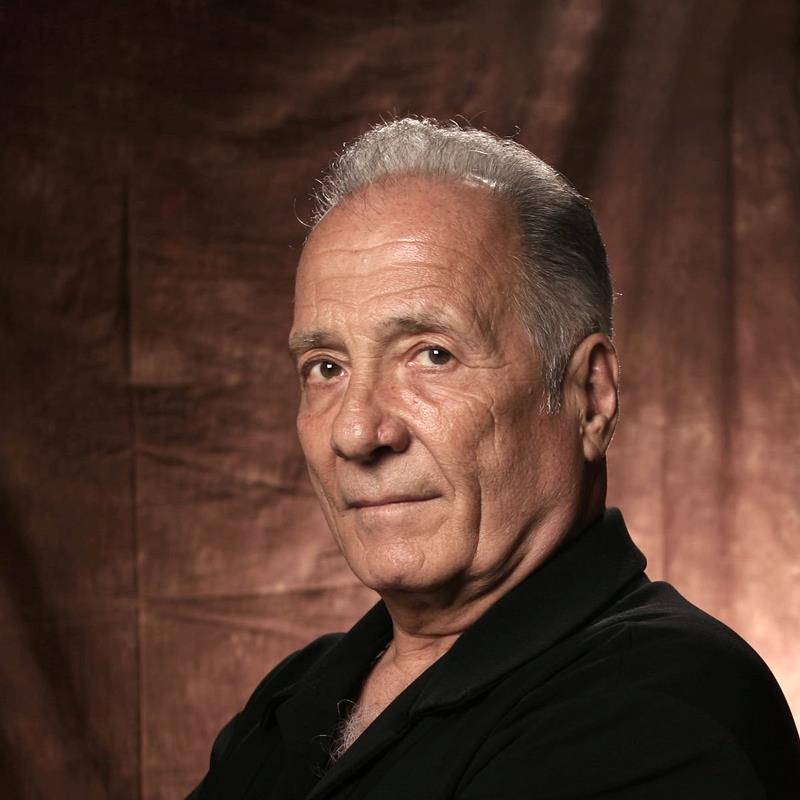 Постер Артур Дж. Наскарелла