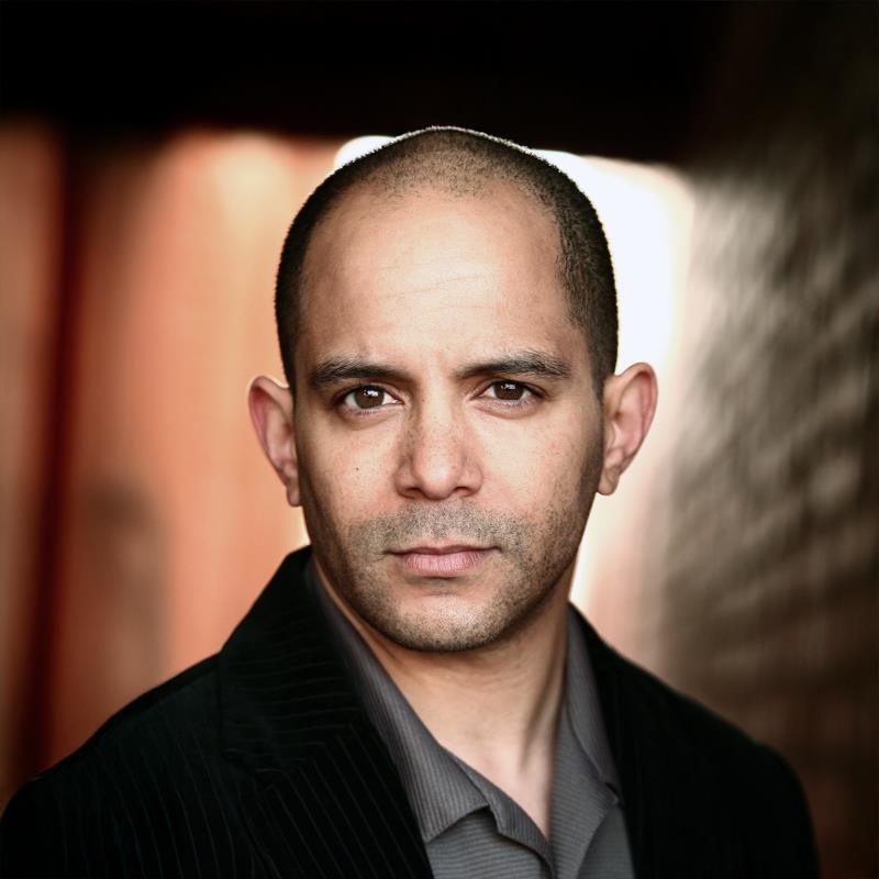 Постер Марк Адэйр-Риос