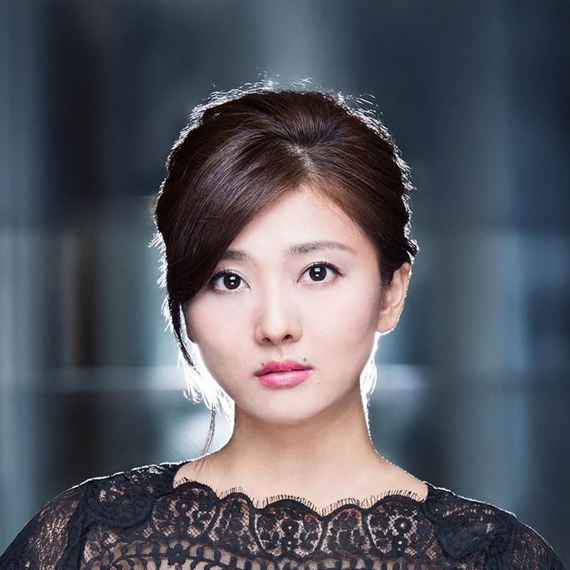 Постер Манами Нумакура