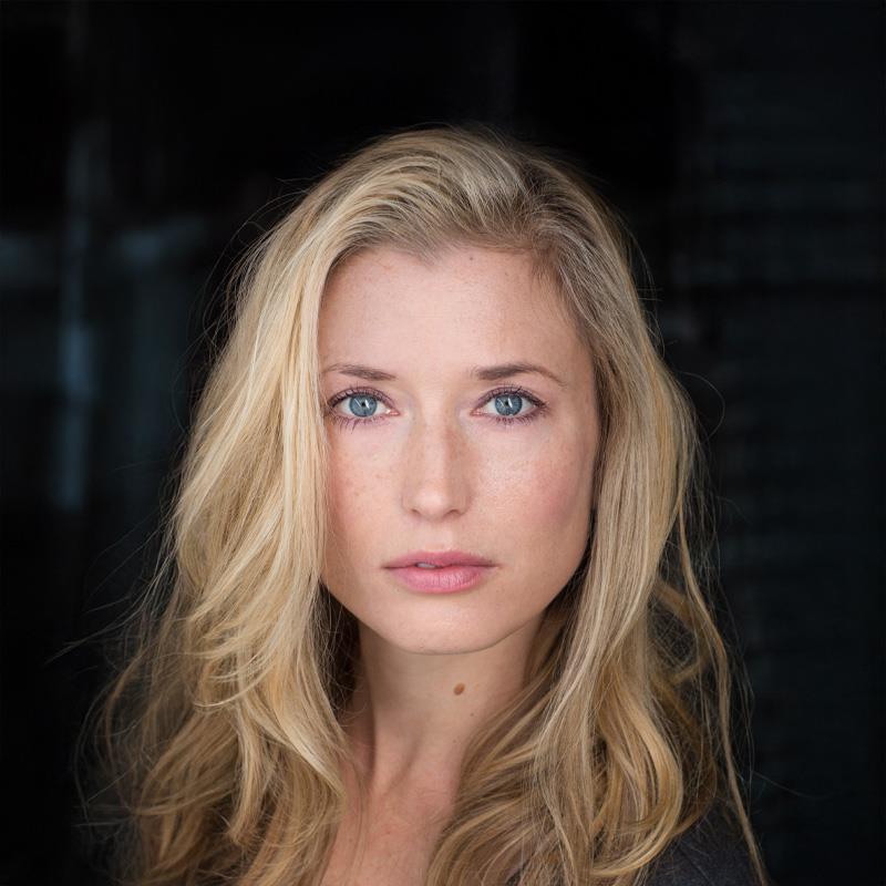 Постер Саманта Кохлан