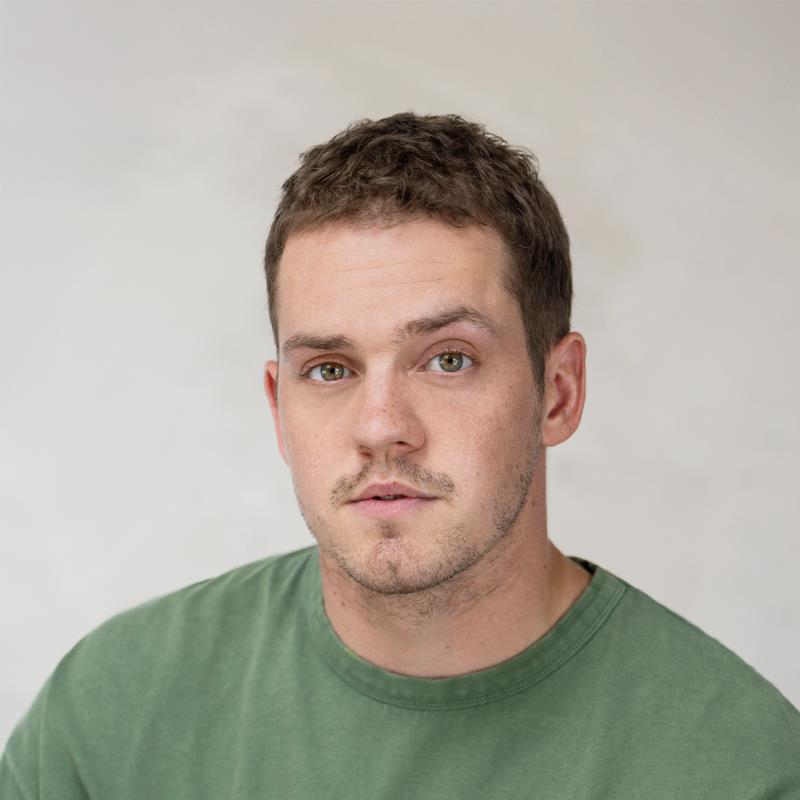 Постер Роберт Нэйлор