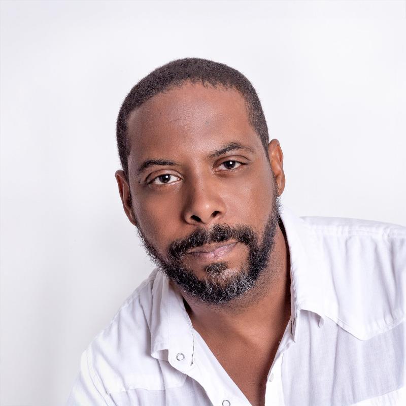 Постер Андре Рамиру