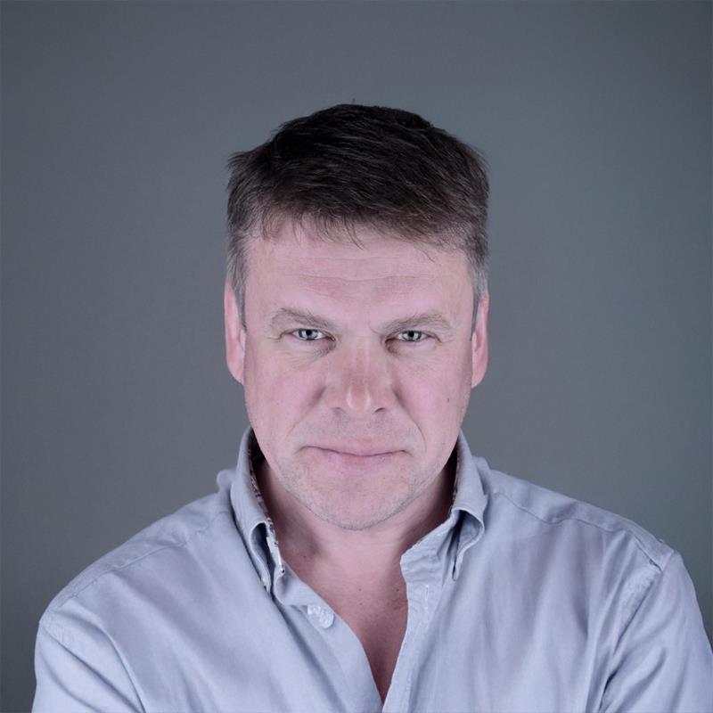 Постер Александр Карамнов