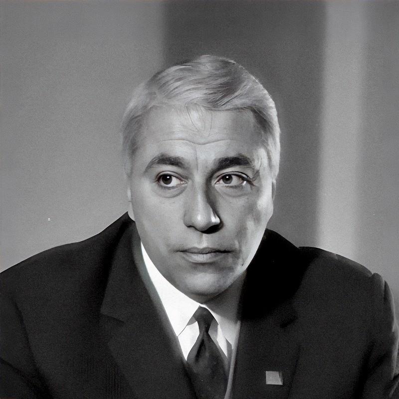 Постер Евгений Симонов