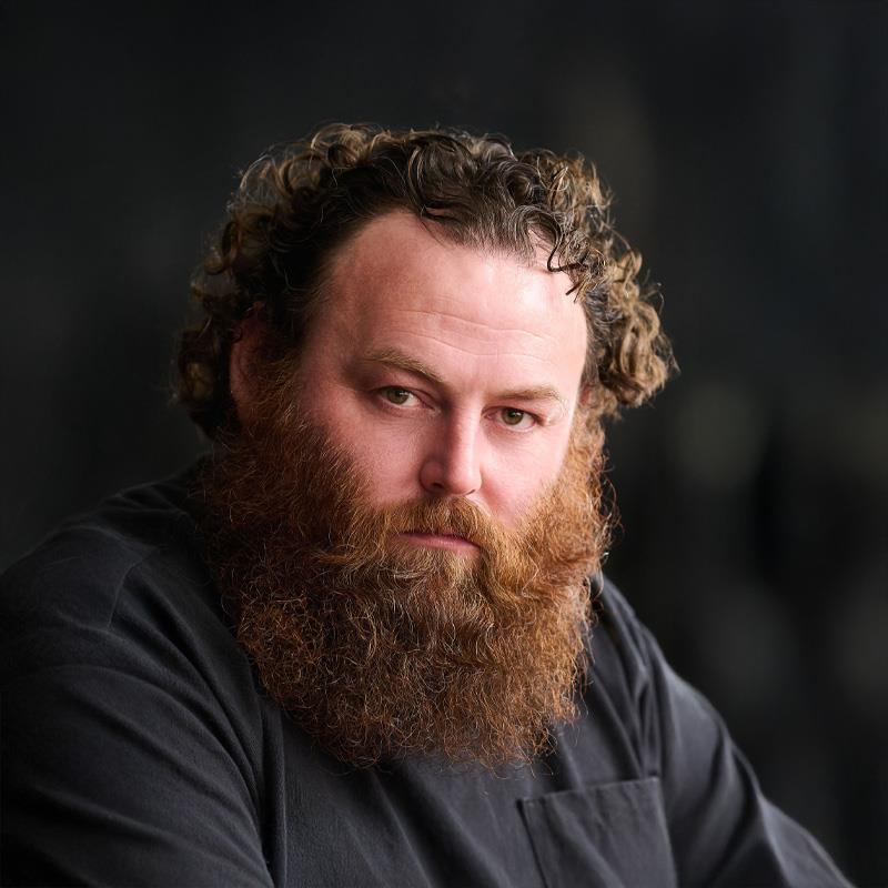 Постер Майкл Хью