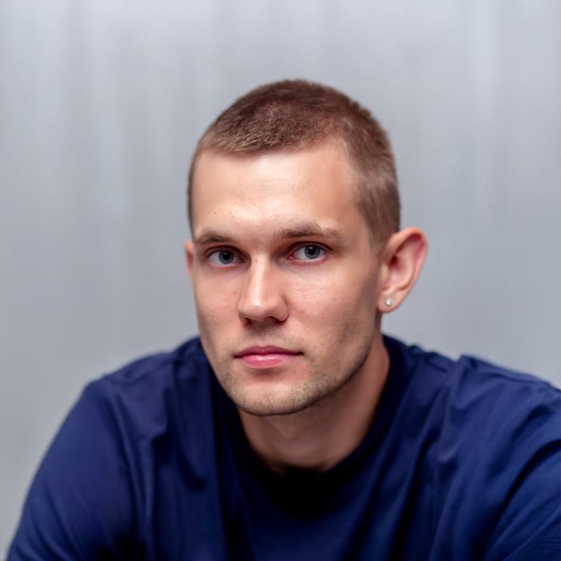Постер Роман Керн