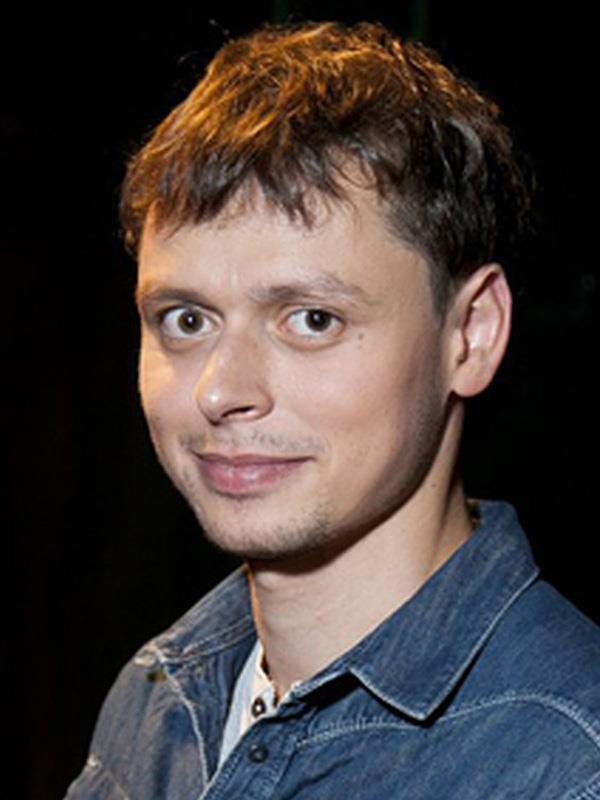 Виктор Комаров