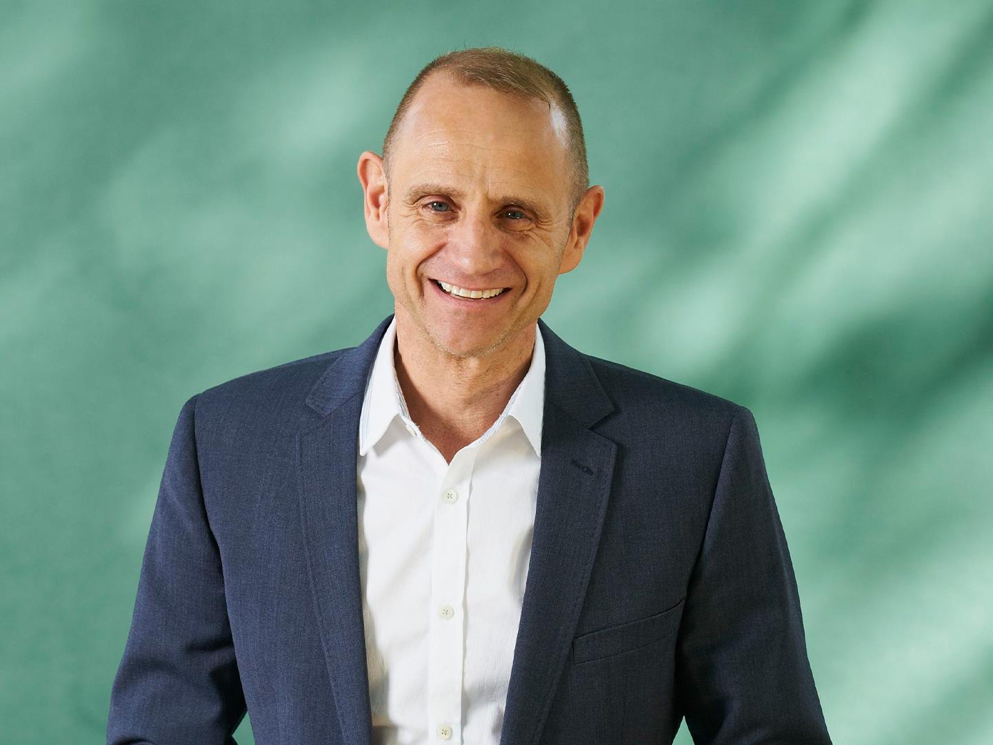 Постер Evan Davis