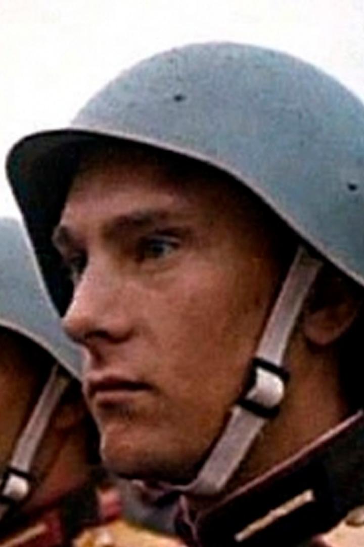 Первый парад Победы 24 июня 1945 года на Красной площади. Восстановленная хроника (pervyj-parad-pobedy-24-ijunja-1945-goda-na-krasnoj-ploschadi-vosstanovlennaja-hronika) Документальный фильм