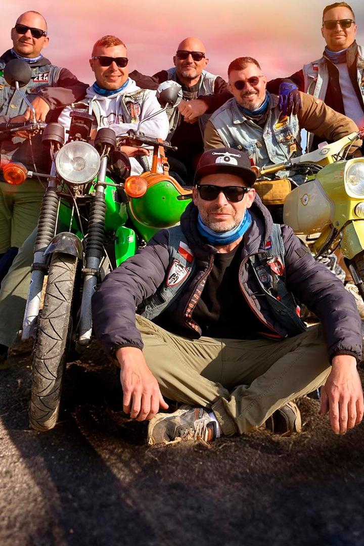 Simson Roadtrip 1528 km durch Deutschland (simson-roadtrip-1528-km-durch-deutschland) Документальный сериал