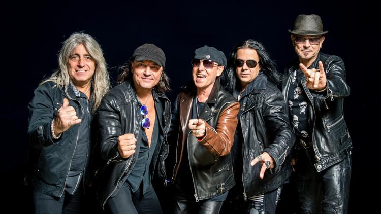 Постер Scorpions: Moment Of Glory-Berliner Philharmoniker Live