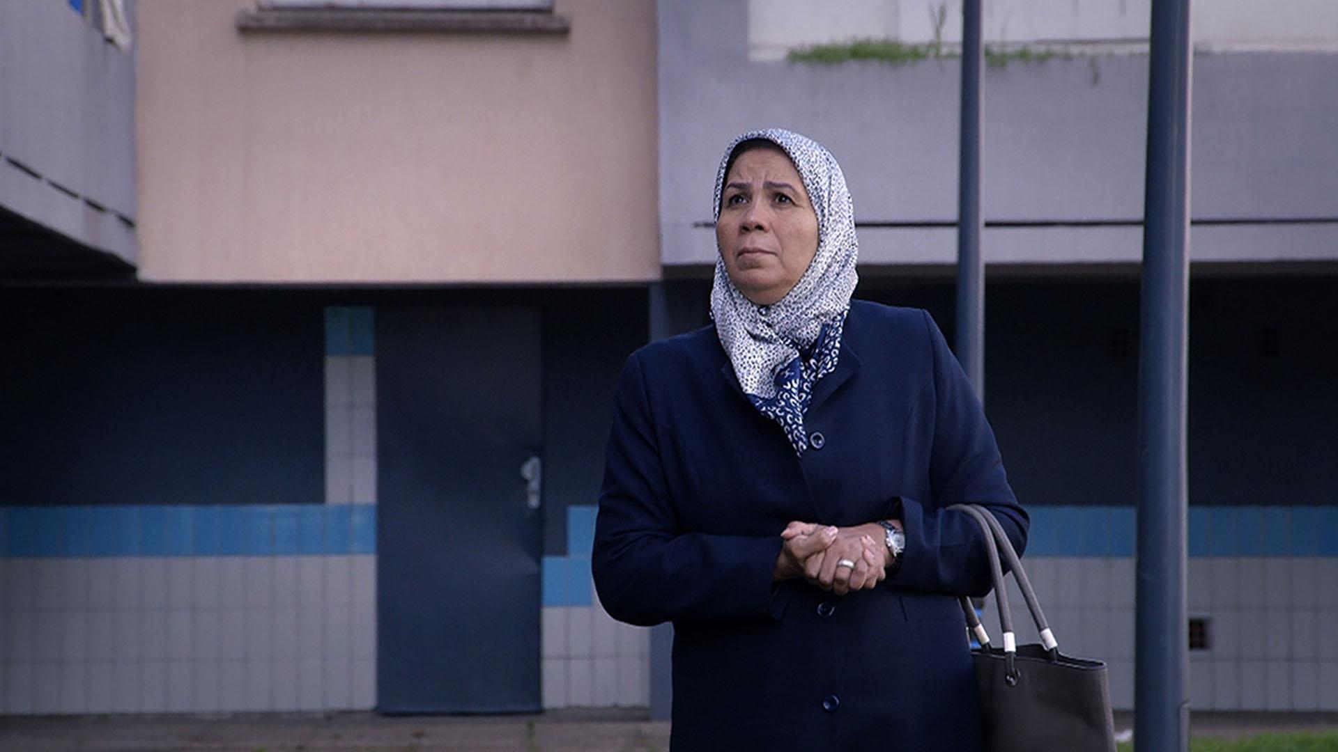 Латифа, женщина и республика (latifa-zhenschina-i-respublika) Документальный фильм