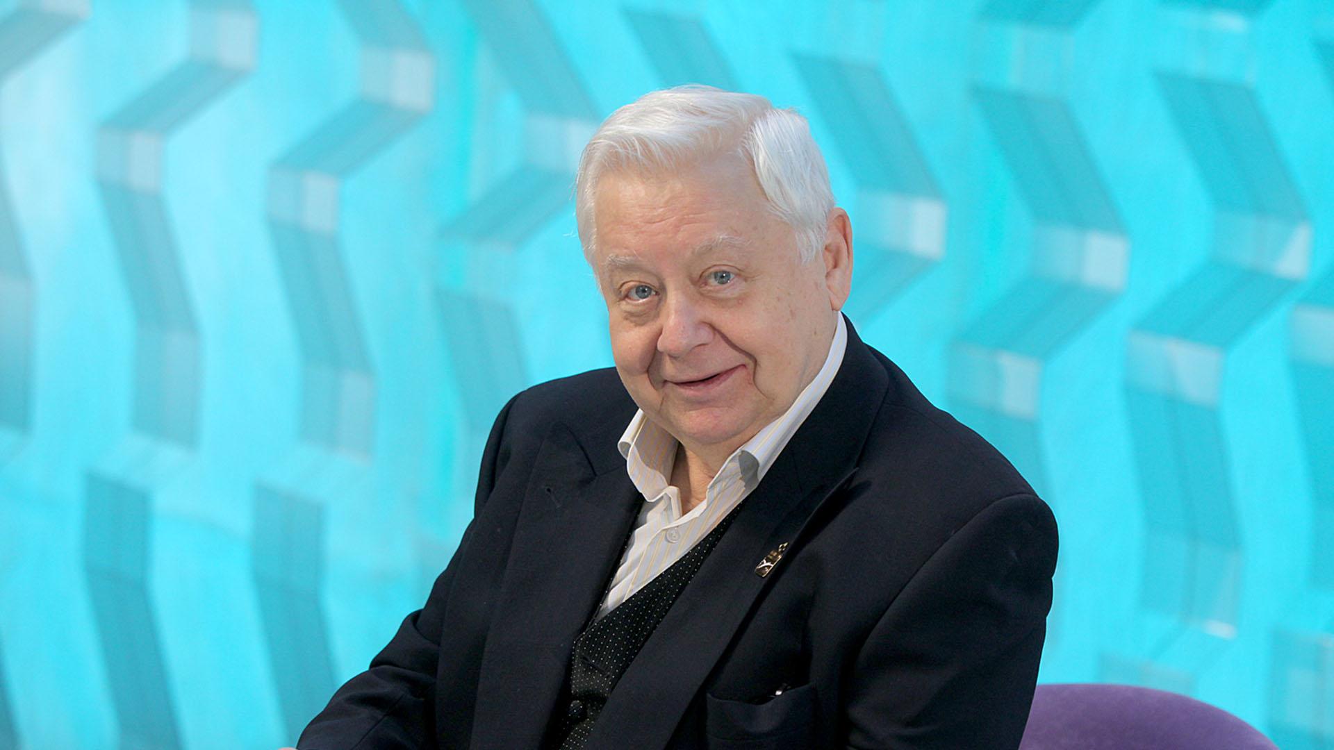 Олег Табаков. Я всё делаю с удовольствием (oleg-tabakov-ja-vse-delaju-s-udovolstviem) Документальный фильм