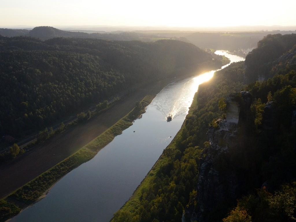Бурные воды реки Эльба (burnye-vody-reki-elba) Документальный сериал