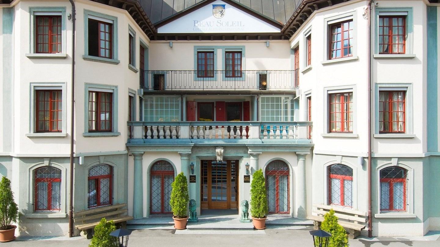 A Prestigious School in Switzerland-A Place Where Princes Are Cultivated (a-prestigious-school-in-switzerland-a-place-where-princes-are-cultivated) Документальный фильм