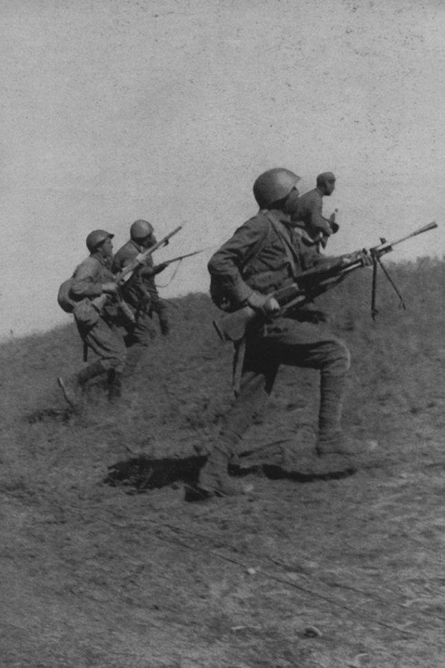 Бои на южном направлении. 75 лет подвигу на Миус-фронте (boi-na-juzhnom-napravlenii-75-let-podvigu-na-mius-fronte) Познавательное