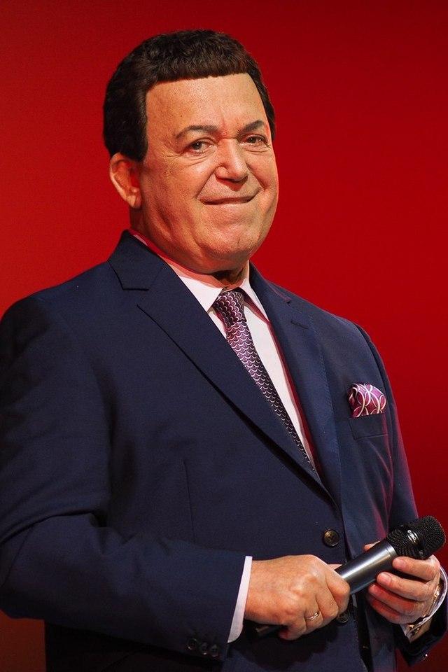 Иосиф Кобзон. Я люблю вас так безумно (iosif-kobzon-ja-ljublju-vas-tak-bezumno) Музыка