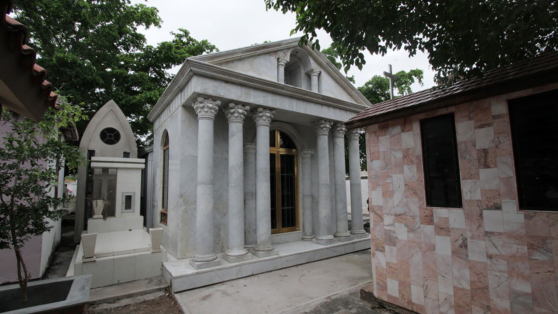 Нарко Блинг: поймать Чапо Гусмана (narko-bling-pojmat-chapo-gusmana) Документальный фильм