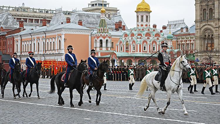 Постер Москва. Красная площадь. Торжественный марш, посвященный 77-й годовщине Парада 7 ноября 1941 года