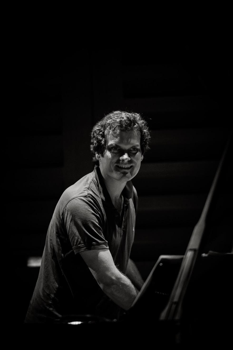 Эндрю МакКормак (соло). Театр «Bimhuis» (Амстердам) (endrju-makkormak-solo-teatr-bimhuis-amsterdam) Музыка