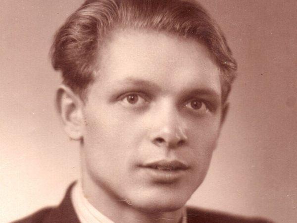 Эдуард Хиль. Сто хитов короля эстрады (eduard-hil-sto-hitov-korolja-estrady) Документальный фильм