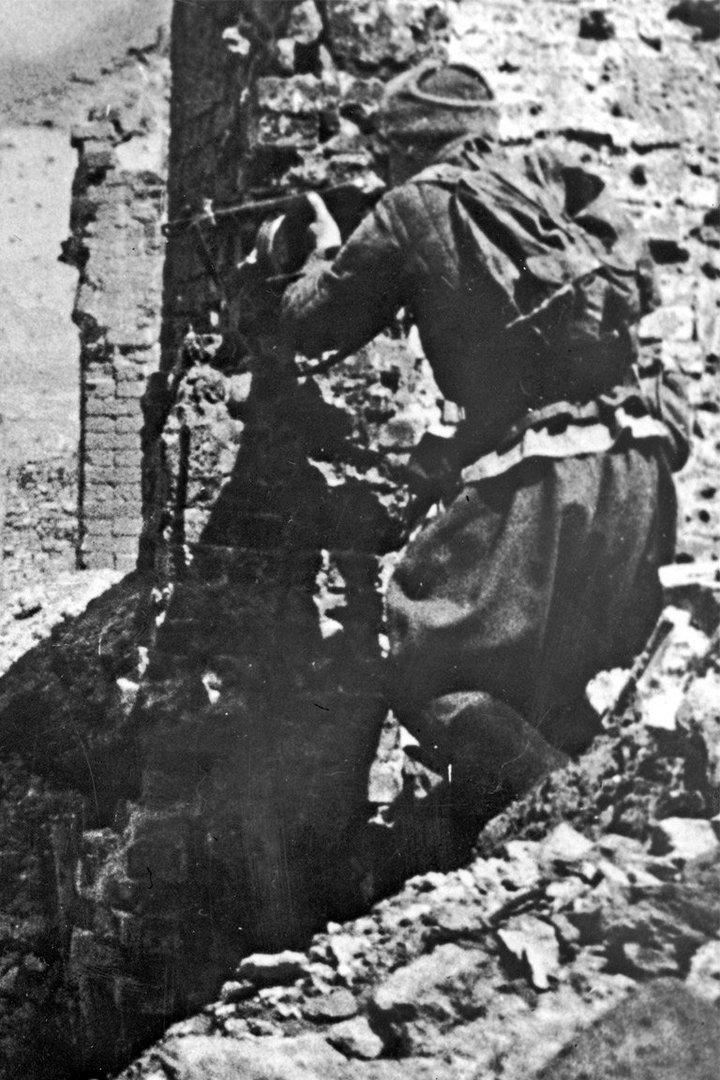 Солдаты отчизны. Бои за Сталинград (soldaty-otchizny-boi-za-stalingrad) Документальный фильм