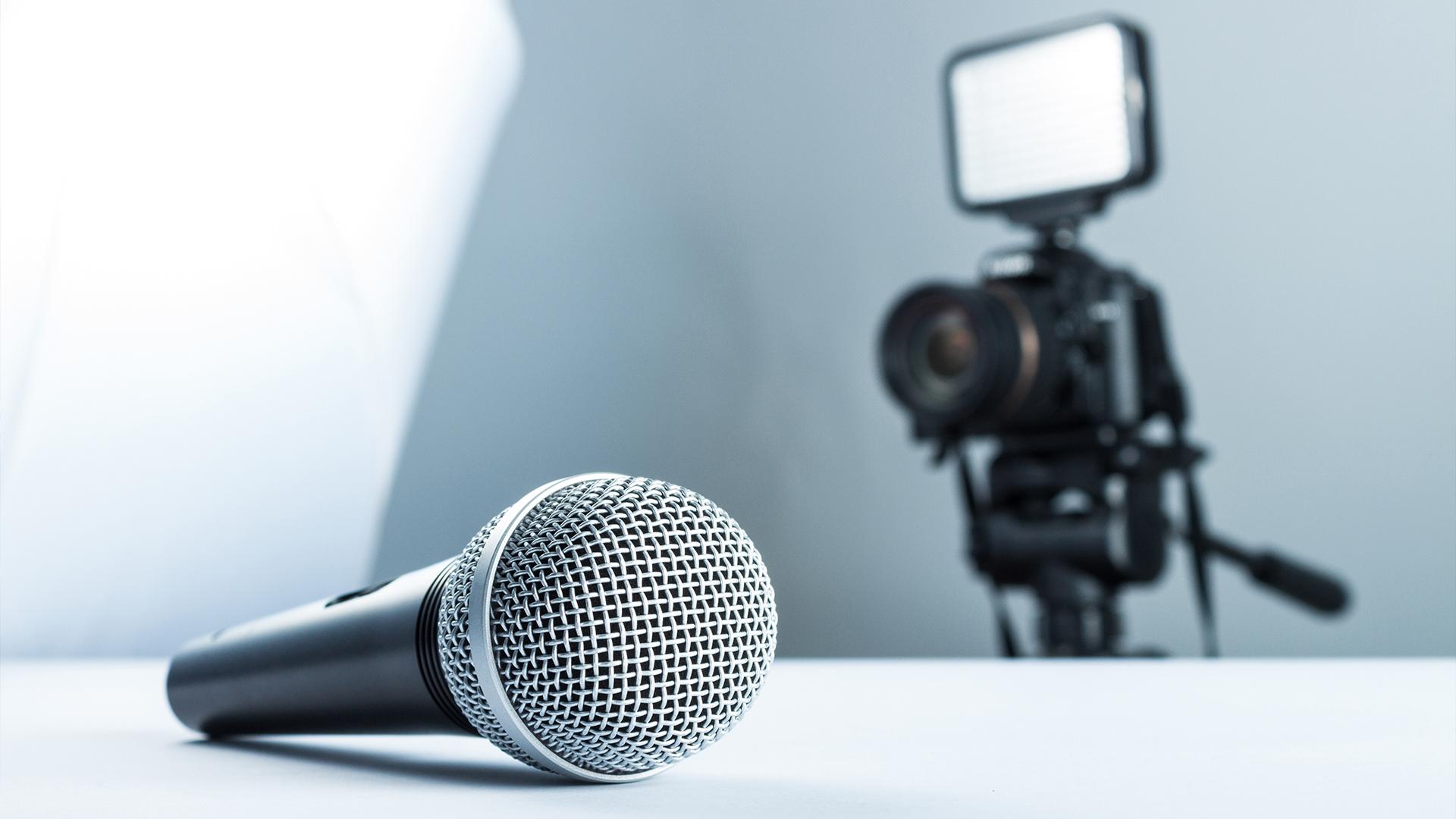 Эксклюзивное интервью (ekskljuzivnoe-intervju) Ток-шоу