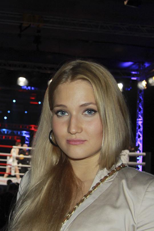 Анастасия Янькова. Чемпионка России по тайскому боксу (anastasija-jankova-chempionka-rossii-po-tajskomu-boksu) Документальный фильм