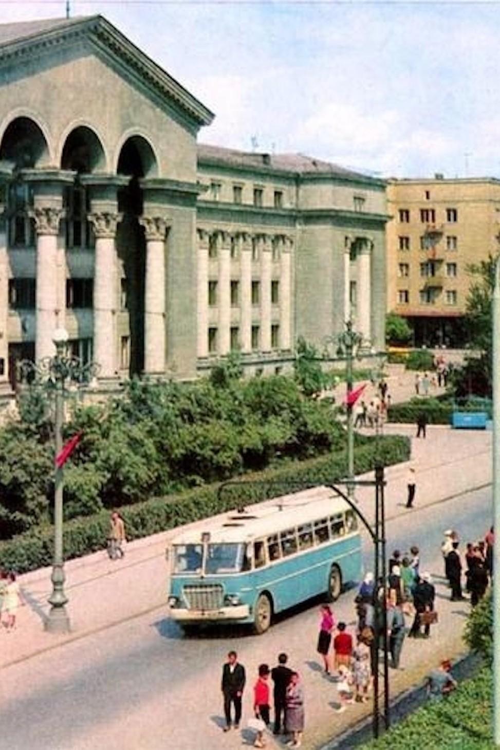 Свердловское время-85 (sverdlovskoe-vremja-85) Документальный сериал
