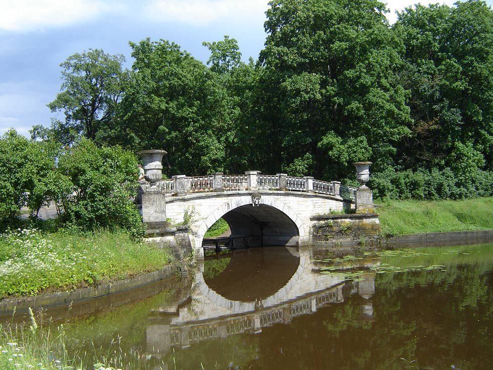 Прогулка по Павловскому парку (progulka-po-pavlovskomu-parku) Документальный фильм