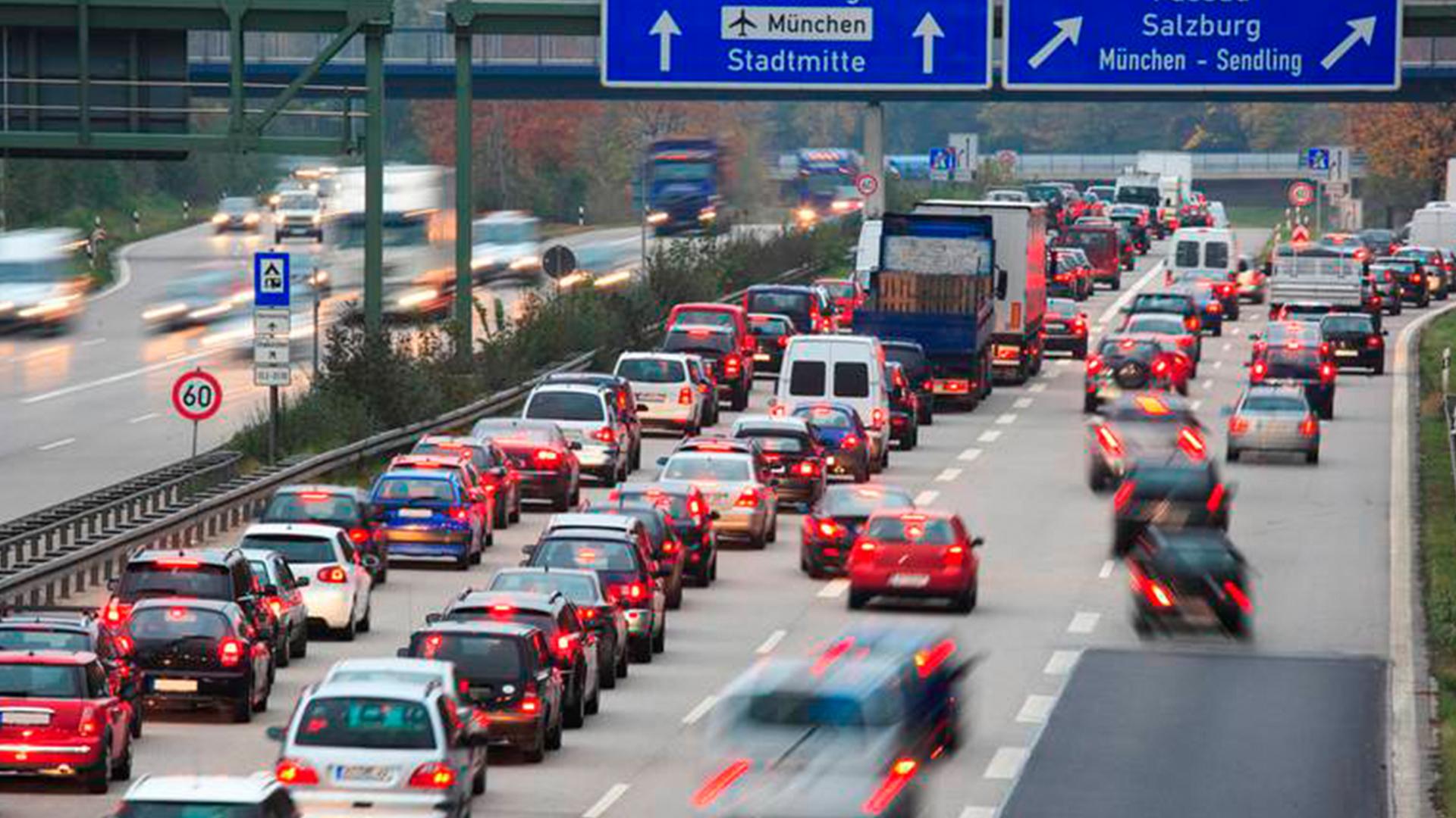 Tatort Autobahn! Einsatz für die fliegenden Fahnder (tatort-autobahn-einsatz-fr-die-fliegenden-fahnder) Документальный фильм