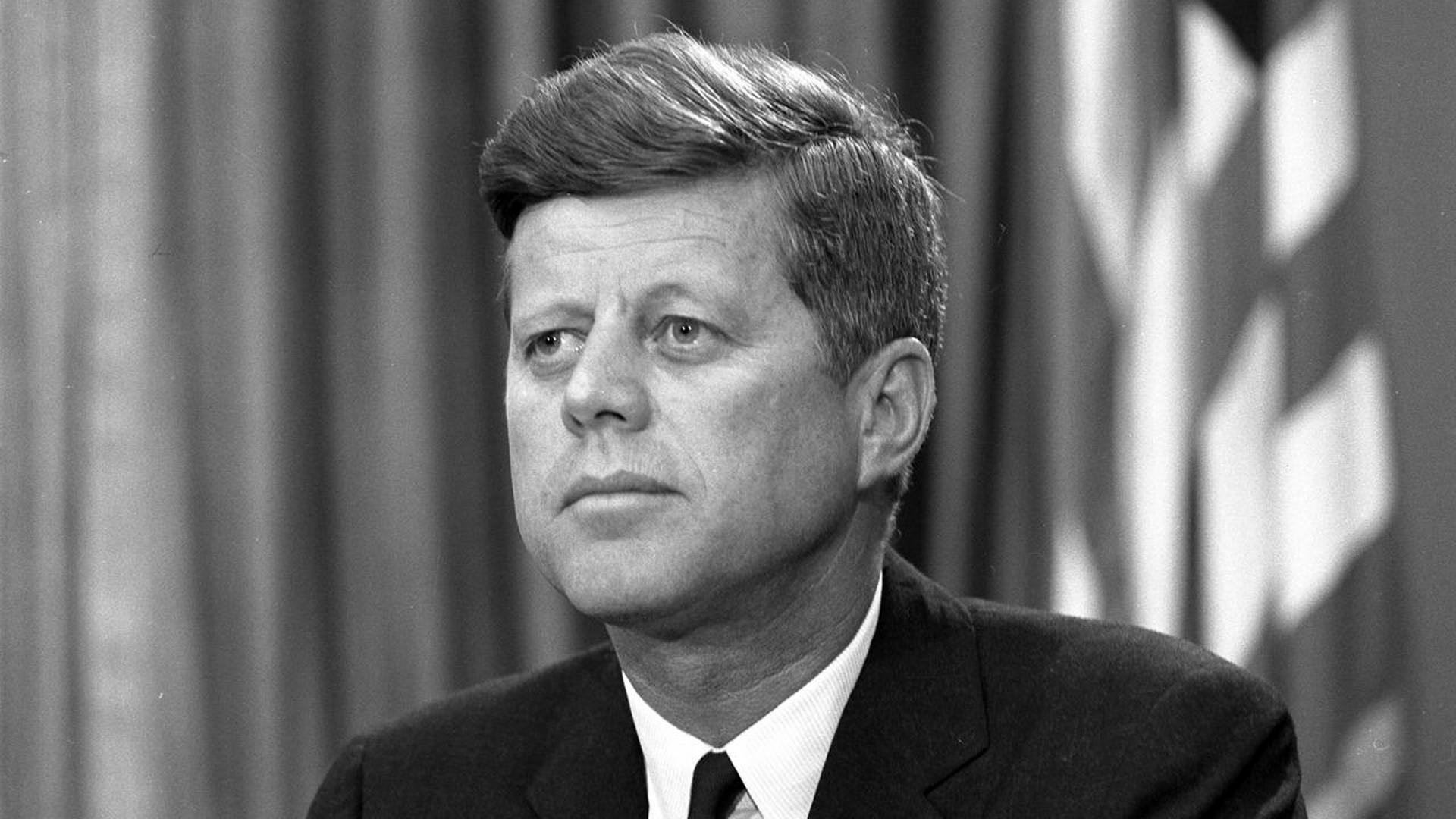 Джон Кеннеди: Семь дней, определивших президента (dzhon-kennedi-sem-dnej-opredelivshih-prezidenta) Документальный фильм