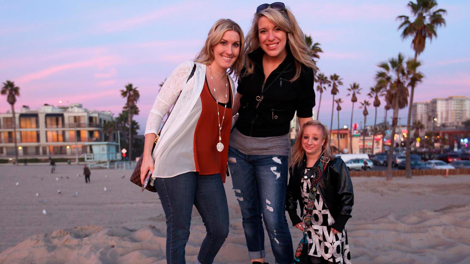 Дюймовочка в 20 лет (djujmovochka-v-20-let) Документальный фильм