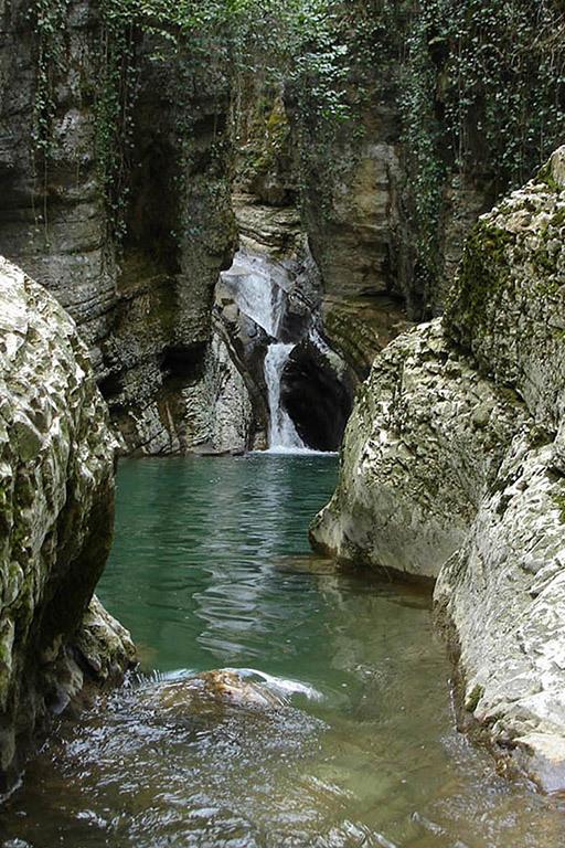 Водопад Агурский. Краснодарский край, Россия (vodopad-agurskij-krasnodarskij-kraj-rossija) Досуг, хобби