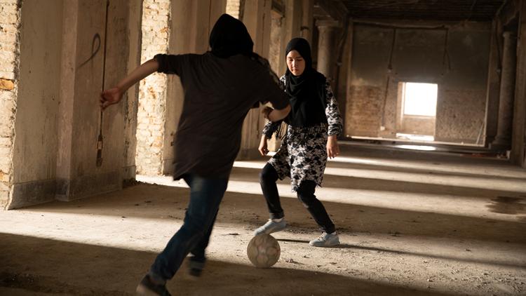 Постер Frauenfußball in Kabul - Ein Tor für die Freiheit