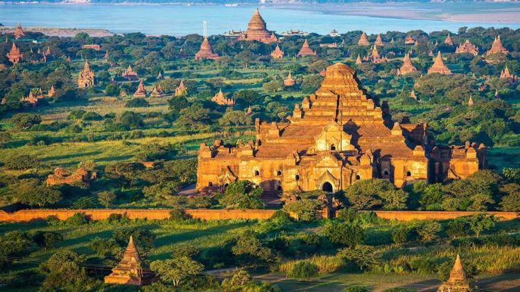 Постер Destination Myanmar