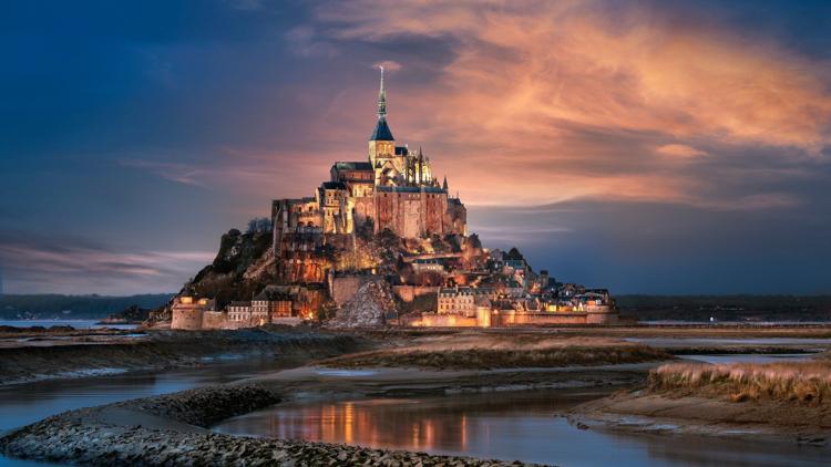 Постер Mont Saint - Michel: opactwo na skale