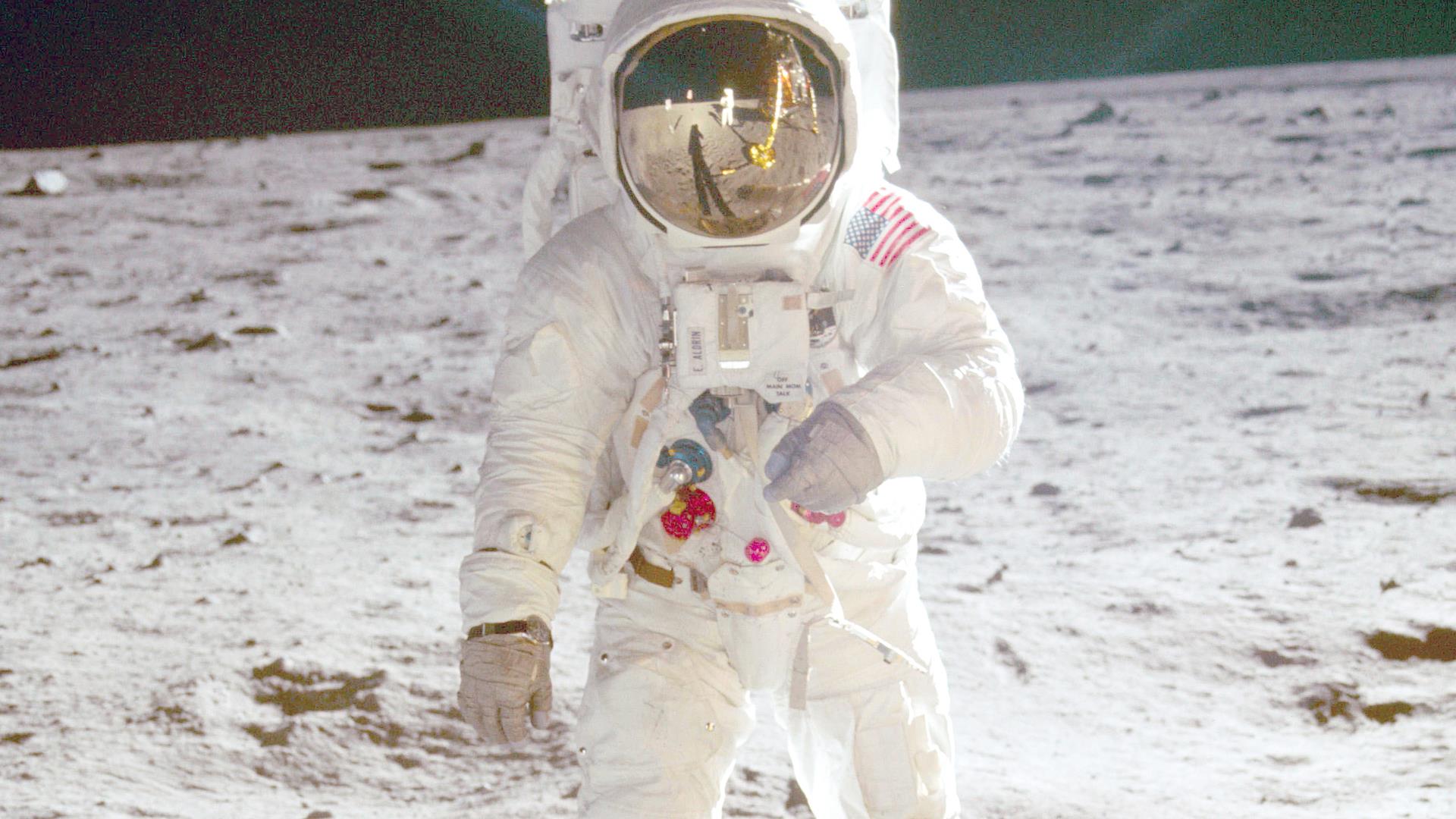 Аполлон: найденные видео (apollon-najdennye-video) Документальный фильм