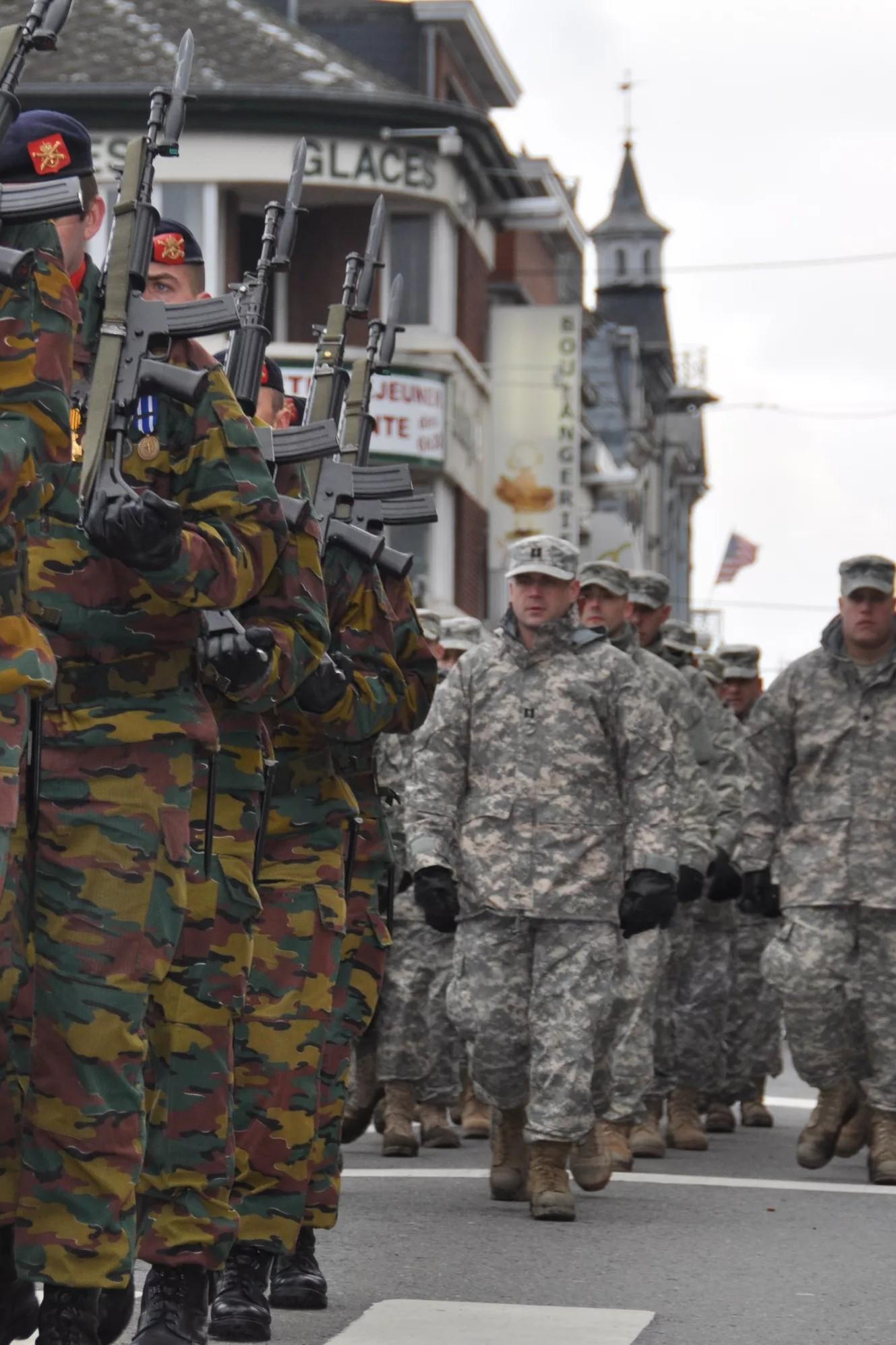 Бельгийский военный и гражданский парад 21 июля (belgijskij-voennyj-i-grazhdanskij-parad-21-ijulja) Досуг, хобби