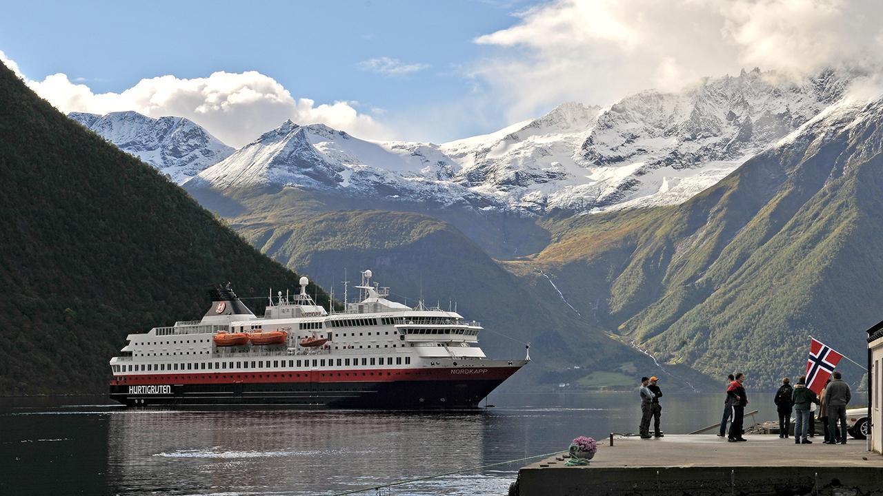 Abenteuer Hurtigruten (abenteuer-hurtigruten) Документальный фильм