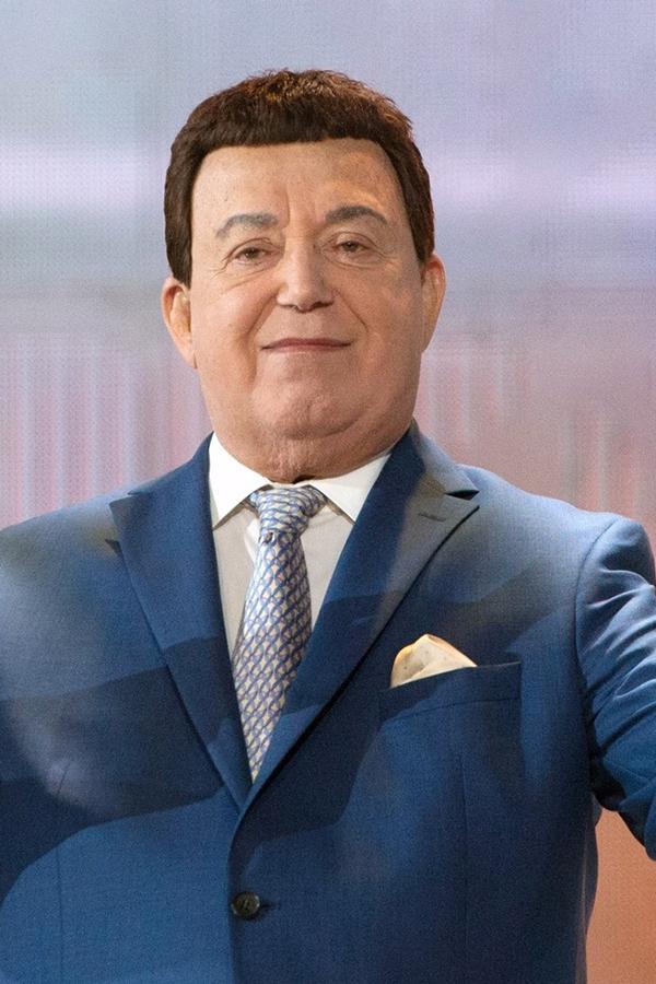 Иосиф Кобзон. Вишневые розы (iosif-kobzon-vishnevye-rozy) Музыка