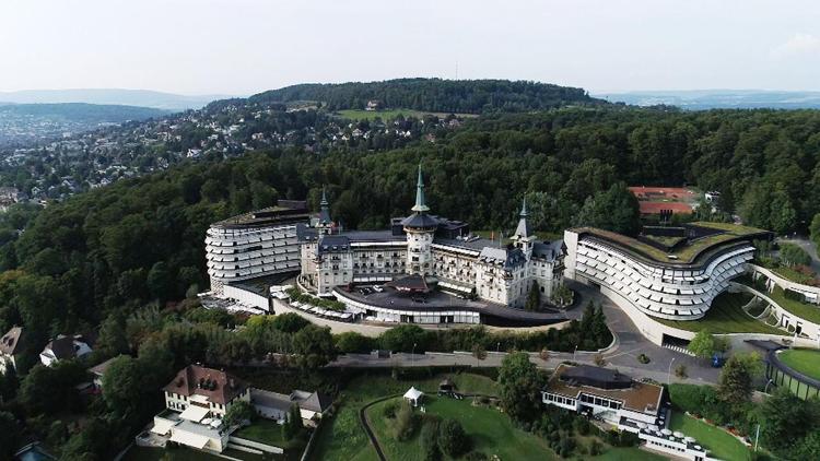 Постер Schweizer Hotelgeschichten