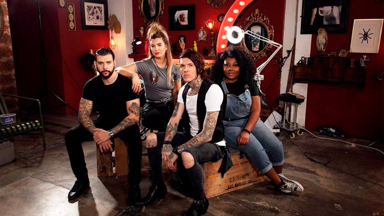 Постер Tattoo Fixers