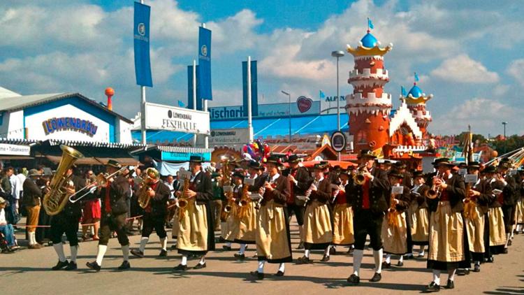 Постер Oktoberfest Trachten- und Schützenzug 2019