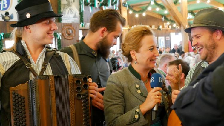 Постер So klingt die Wiesn: Von Blasmusik bis Technobeats