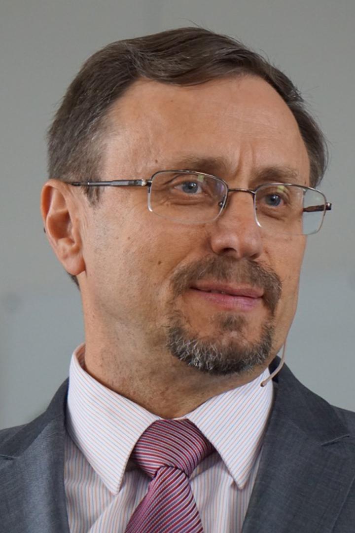Пастор Алексей Коломийцев отвечает на вопрос о Биометрических паспортах (pastor-aleksej-kolomijtsev-otvechaet-na-vopros-o-biometricheskih-pasportah) Познавательное