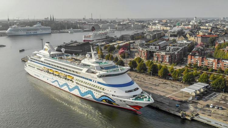 Постер Kreuzfahrt in die Ostsee - Ein Sommer auf dem Wasser