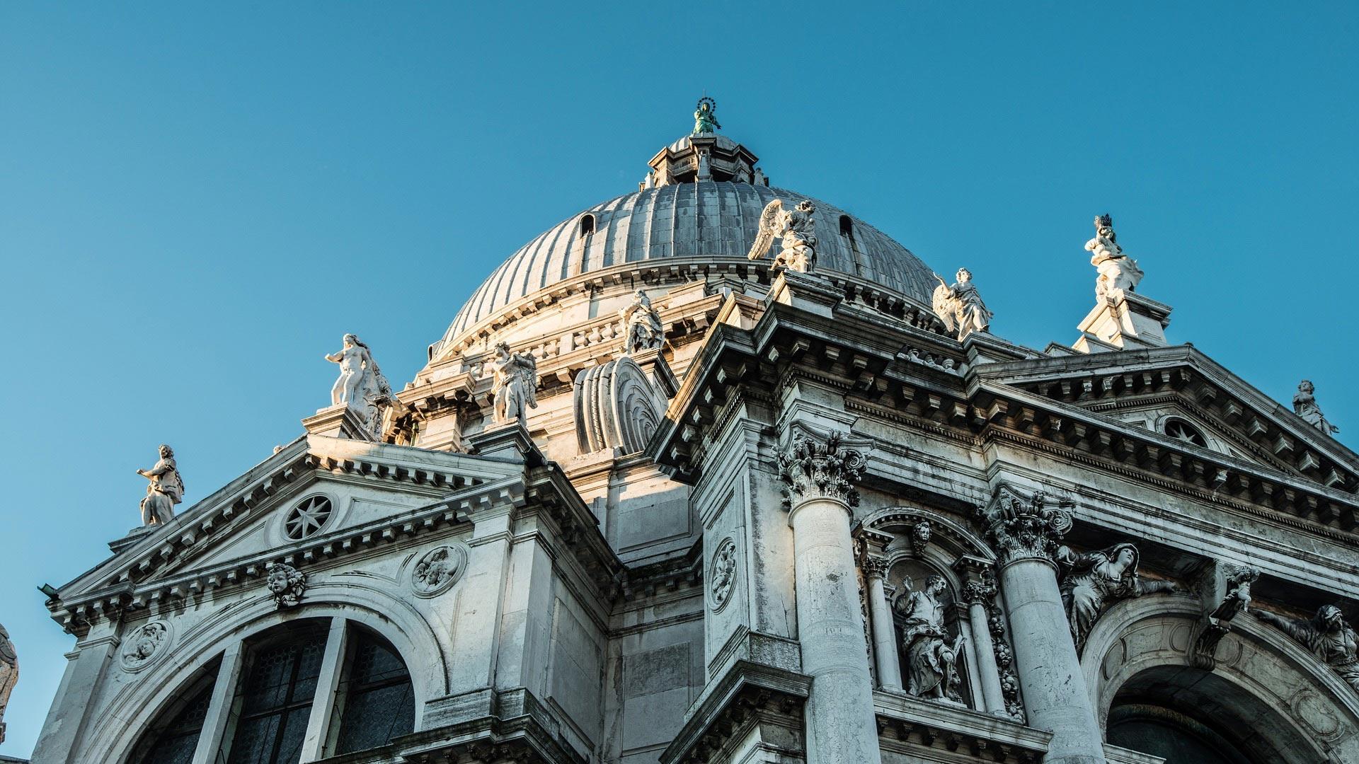 Венеция — дерзкая и блистательная (venetsija-derzkaja-i-blistatelnaja) Документальный фильм