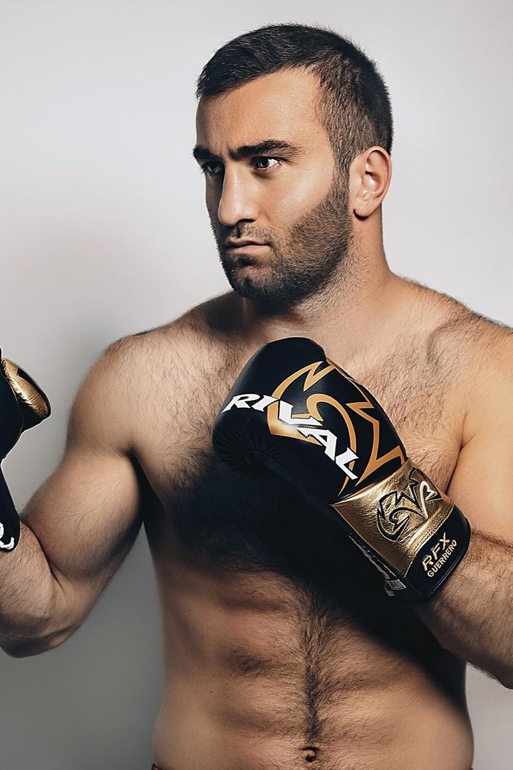 Мурат Гассиев. На пути к финалу Суперсерии (murat-gassiev-na-puti-k-finalu-superserii) Документальный фильм